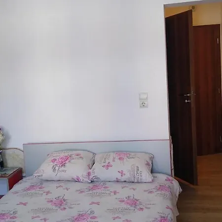 - Konukevi Batak